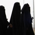 Adab Wanita Sholehah Keluar Rumah
